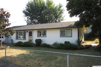 585 N Spruce St, Mount Angel, OR 97362