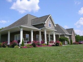 321 Briarwood Rd, Gallipolis, OH 45631