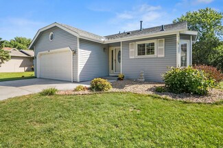 4280 Sun Cliff Rd, Saint Paul, MN 55122