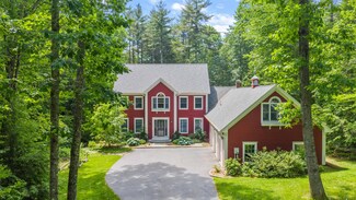 10 Robin Ln, Falmouth, ME 04105