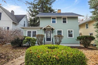1241 W Oakdale Dr, Fort Wayne, IN 46807