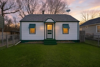 1053 E Empire Ave, Benton Harbor, MI 49022