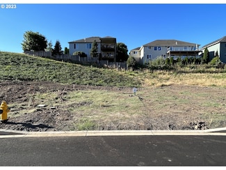 2727 NW Pinehurst Dr Unit 4, McMinnville, OR 97128