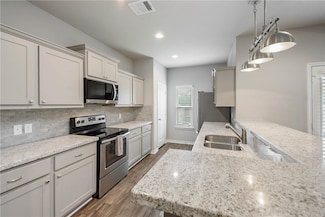 2933 Papa Bear Dr, College Station, TX 77845