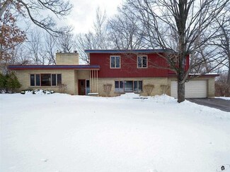 6106 Queens Way, Monona, WI 53716