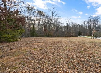 718 Bluff School Rd, Kernersville, NC 27284
