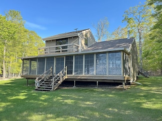 2226 Pedants Ln, Washington Island, WI 54246