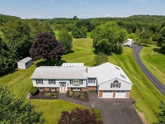 282 Center St, Groveland, MA 01834