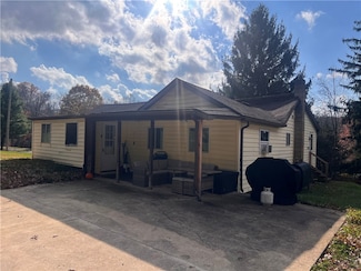 279 Snyder Ln, Blairsville, PA 15717