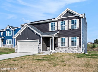 1043 Lakeside Ln, Oregon, OH 43616