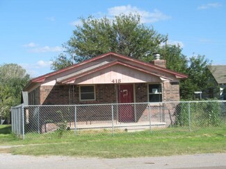 418 S Main St, Mooreland, OK 73852