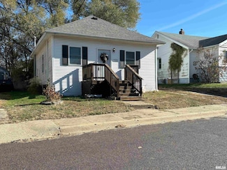 1026 Mechanic St, Pekin, IL 61554