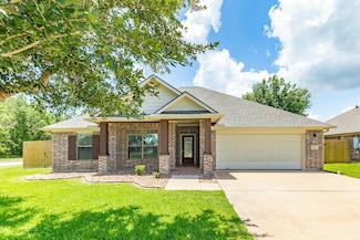 101 Brazos Ct, Richwood, TX 77531