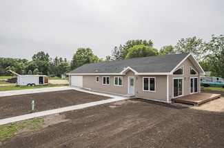 726 Dandrew Ln, Detroit Lakes, MN 56501