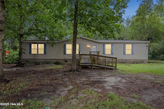 4066 General Howe Rd, Riegelwood, NC 28456