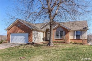 911 Valse Ct, Lake Saint Louis, MO 63367