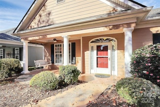 10046 Bishops Gate Blvd, Pineville, NC 28134