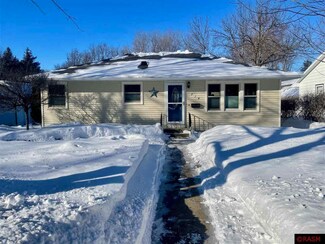 714 714 N 7th St, St. Peter, MN 56082