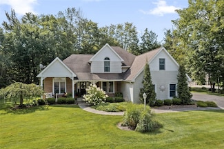 956 Dante Dr, Endicott, NY 13760