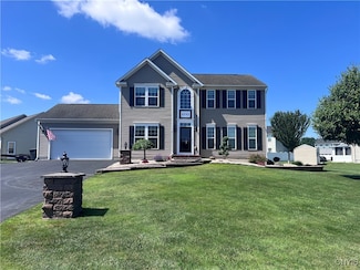 8723 Pizzuto Dr, Cicero, NY 13039