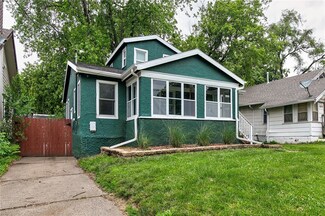 1012 28th St, Des Moines, IA 50311