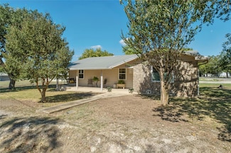 702 S Groos St, Kyle, TX 78640