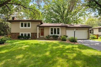 10905 39th Ave N, Plymouth, MN 55441