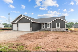 W5809 Roundstone Place, Menasha, WI 54952