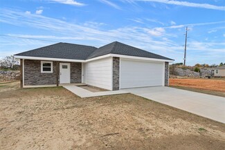 207 Ashkirk Ln, Glasgow, KY 42141
