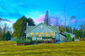 748 W Shingle Lake Dr, Lake, MI 48632