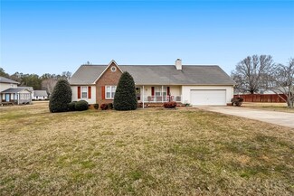 223 Springside Cir, Anderson, SC 29625