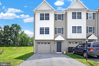 750 Kentwell Dr, York, PA 17406