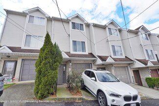 66 Tone Ln, Staten Island, NY 10305