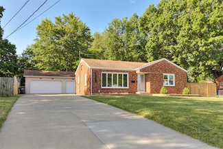 1808 Payton Ave, Des Moines, IA 50315