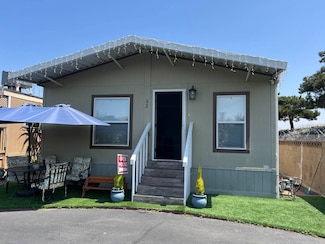 3126 W 1st St Unit 32, Santa Ana, CA 92703