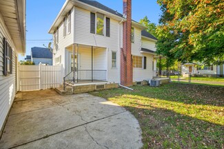 65 Cherry St, Newark, OH 43055