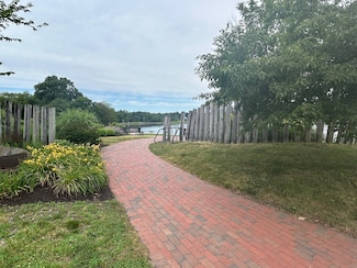 196 Water St Unit 18, Exeter, NH 03833