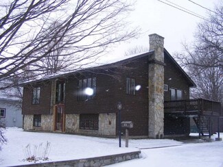 25 Mechanic St, Gorham, NH 03581