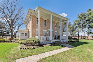 27153 Redfield St, Edwardsburg, MI 49112