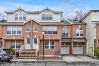 9 Daniella Ct, Staten Island, NY 10314
