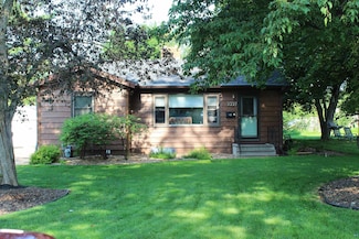 2227 Vermilion Rd, Duluth, MN 55803