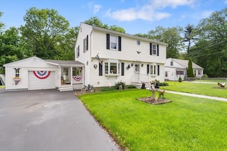 34 Robert Bigelow St, Chelmsford, MA 01824