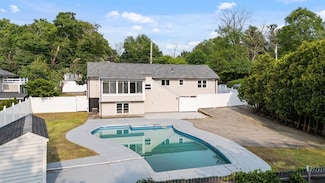 123 Walnut St, Saugus, MA 01906
