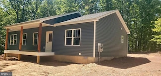 254 Greenoak Ln, Berkeley Springs, WV 25411