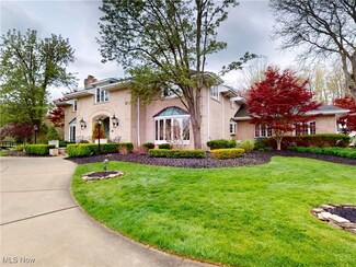 9870 Hobart Rd, Willoughby, OH 44094