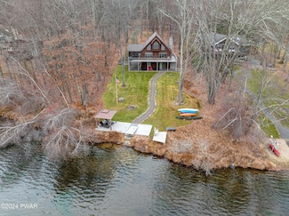 168 Fawn Lake Dr, Hawley, PA 18428