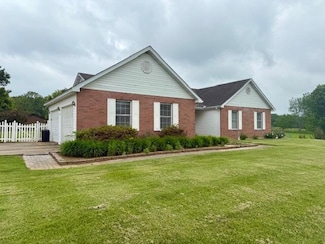 311 Cantrell St, Mountain View, MO 65548