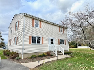 56 Smith St Unit A, Niantic, CT 06357