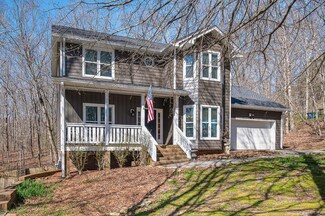 4713 Creek Point Ln, Signal Mountain, TN 37377