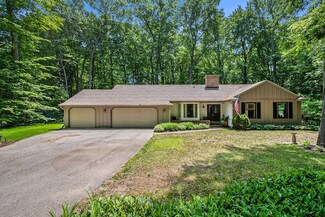 18916 N Fruitport Rd, Spring Lake, MI 49456
